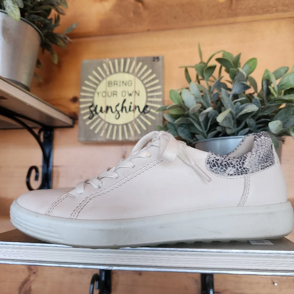 ECCO Soft‎ Bone White Snake Pebbled Leather Comfort Sneakers Walking Shoes Sz 36